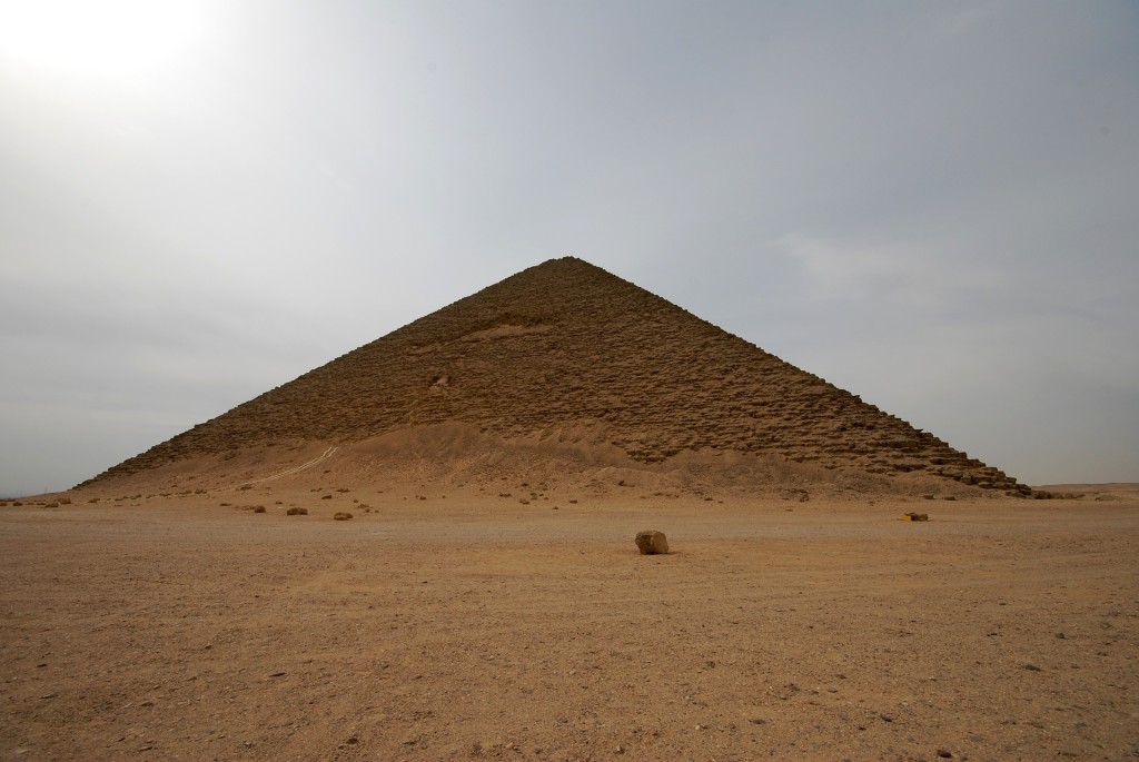 pyramid-1046592_1920
